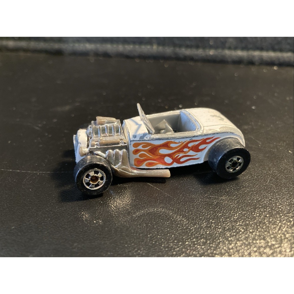 Vintage 1975 Hot Wheels Street Rodder '32 Ford Hot‎ Rod White Roadster Diecast